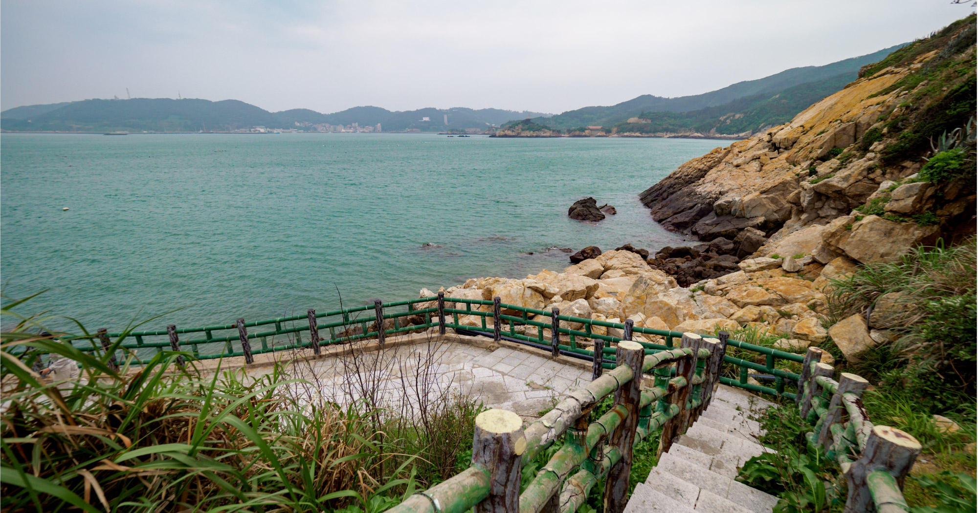 秋桂山海岸斑馬岩