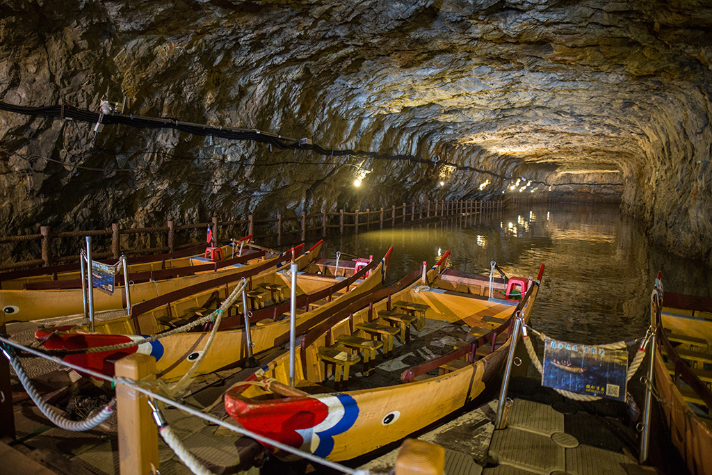北海坑道夜賞藍眼淚